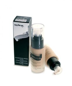 fondotinta-anti-eta-effetto-lifting-per-una-texture-morbida-e-cremosa-cinecitta-makeup.jpg