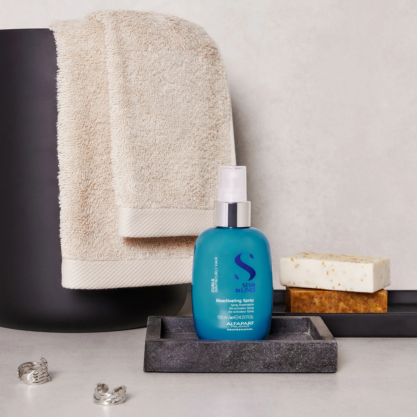 semi_di_lino_spray_riattivatore_ricci_curls.webp